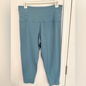 Athleta Elation Pirouette 7/8 Tight.